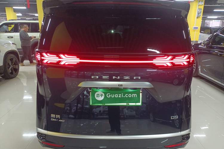 Used Denza D9 2022 DM-i 970 Four-Wheel Drive Flagship Model