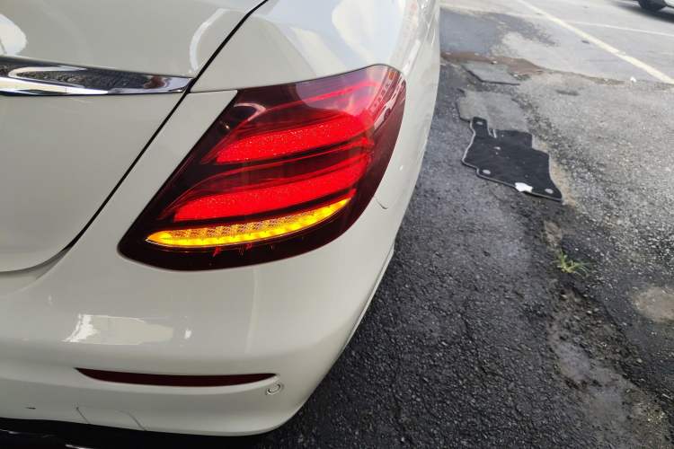 Used Mercedes-Benz E-Class 2018 Facelift E 200 L Sport Edition
