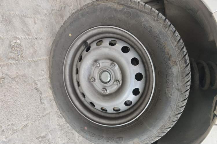 Used SRM Haoyun 2025 Launch Edition Farady 42.3 kWh 305 km 6 seats
