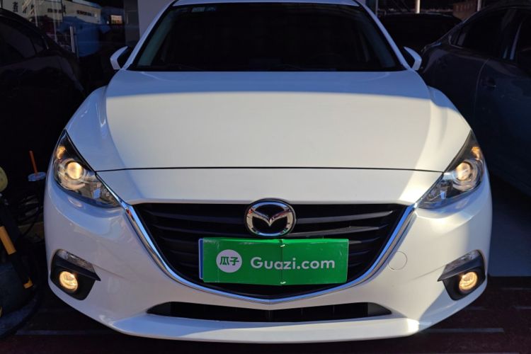 Used Mazda Mazda 3 Axela 2016 Sedan 2.0L Automatic Sport Model
