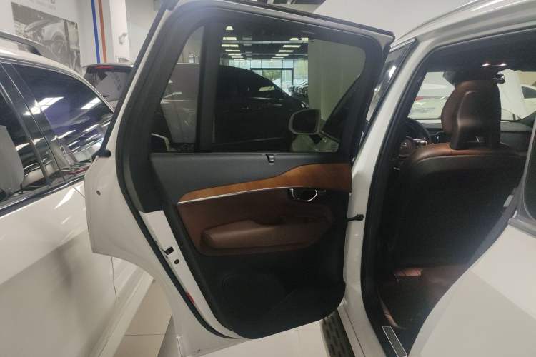 Used Volvo XC90 2021 B6 Zhiyi Luxury Edition 7-Seater
