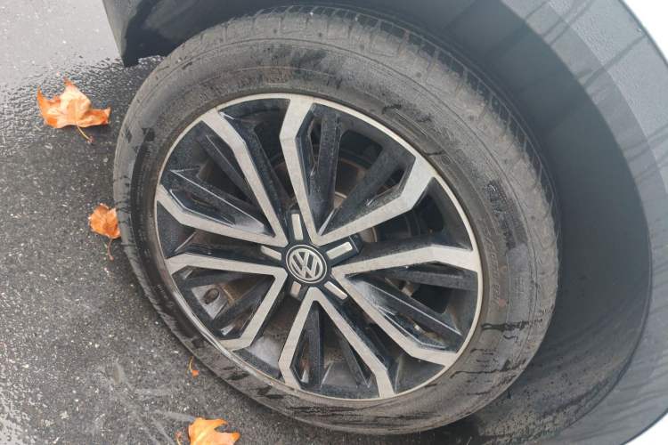 Used Volkswagen T-ROC 2019 280TSI DSG Two-Wheel Drive Comfort Version China VI Standard
