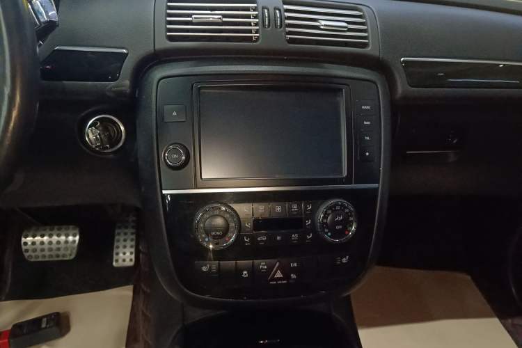 Used Mercedes-Benz R-Class 2017 R 320 4MATIC Business Edition Prestige Model