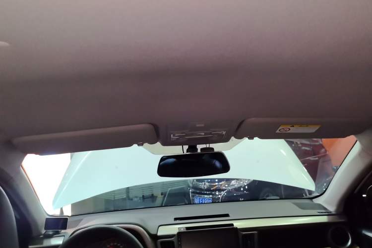 Used Toyota RAV4 2016 2.0L CVT Two-Wheel Drive Urban Edition China V Standard