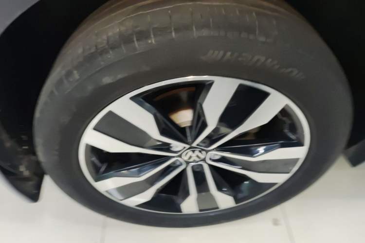 Used Volkswagen Tiguan L 2022 330TSI Automatic Two-Wheel Drive R-Line Flagship Edition
