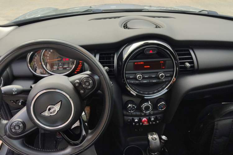 Used  MINI 2016 1.2T ONE Pioneer Edition
