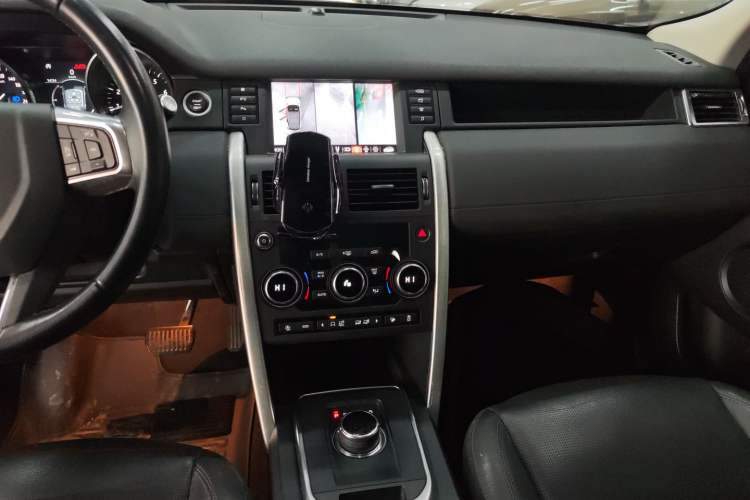 Used Land Rover Discovery Sport 2018 240 PS SE Version