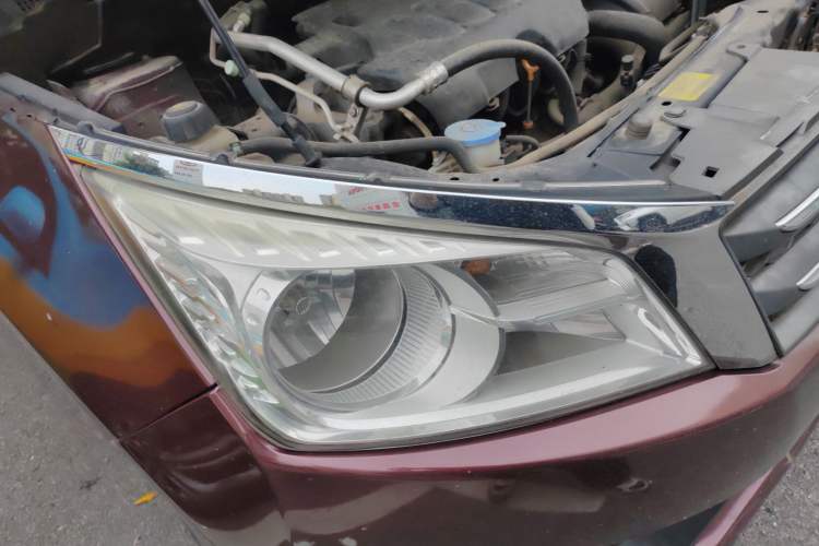 Used Venucia T70 2015 2.0L CVT Smart Choice Edition
