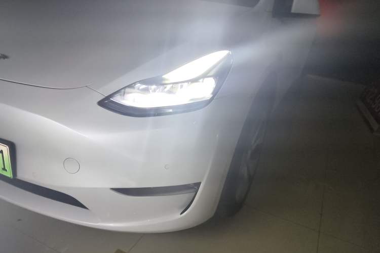 Used Tesla Model Y 2022 Long-Range All-Wheel-Drive Version
