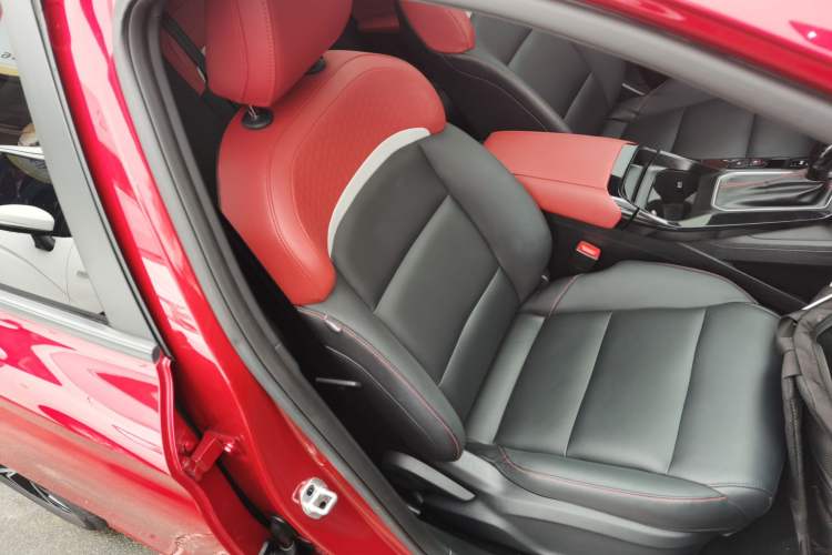 Used MG 5 2021 180 DVVT CVT Youth Luxury Edition
