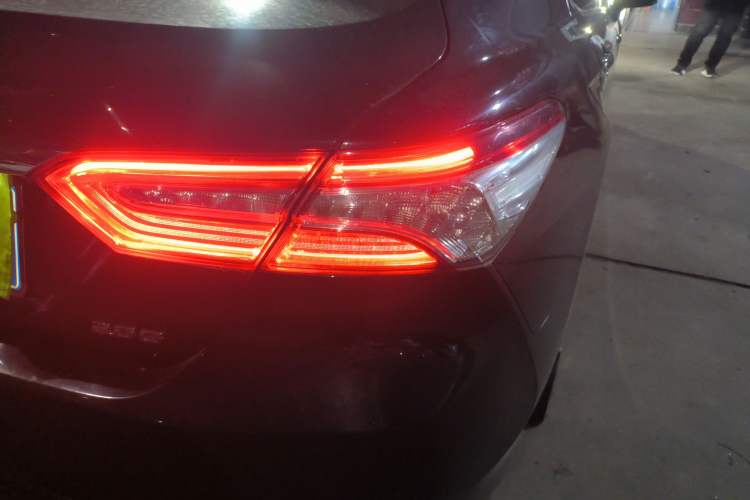 Used Toyota Camry 2018 2.0G Luxury Edition
