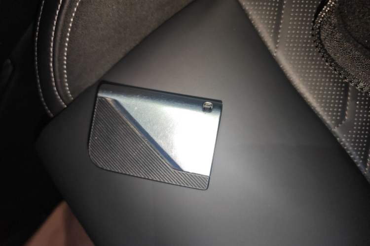 Used Lynk & Co 09 EM-P 2021 2.0T PHEV Halo Six-Seater
