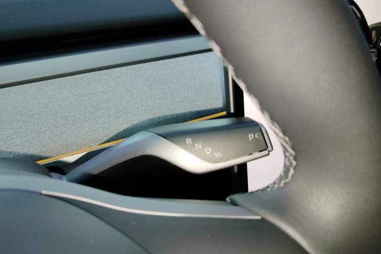 Used Tesla Model Y 2023 Long-Range All-Wheel-Drive Version
