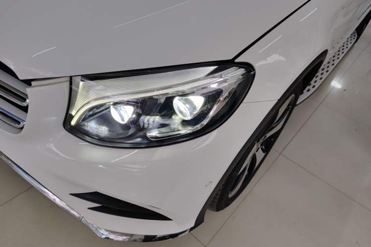 Used Mercedes-Benz GLC 2018 Refreshed GLC 300 4MATIC Dynamic Edition