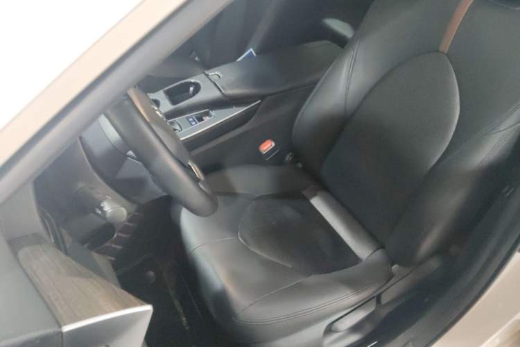 Used Toyota Avalon 2019 2.0L Ambition Edition China VI
