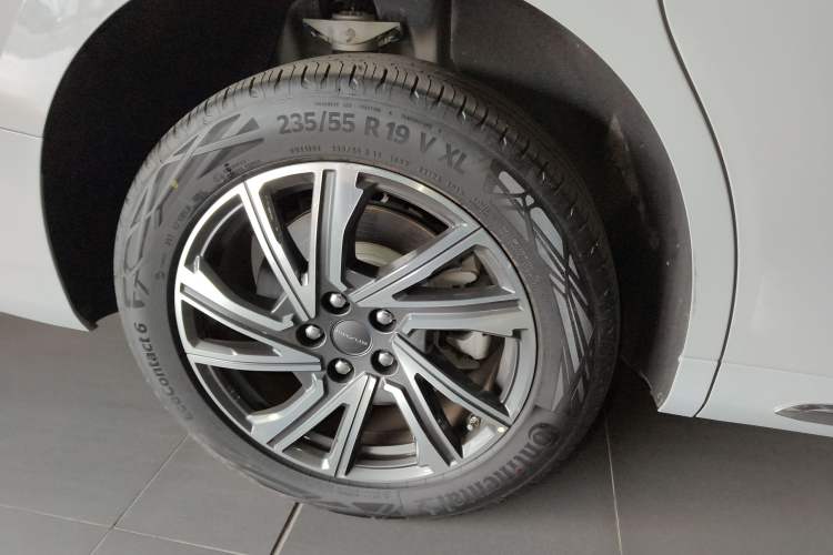 Used SAIC MAXUS Dajia 9 2024 Super Hybrid Long-Range Forest Edition 7-Seater