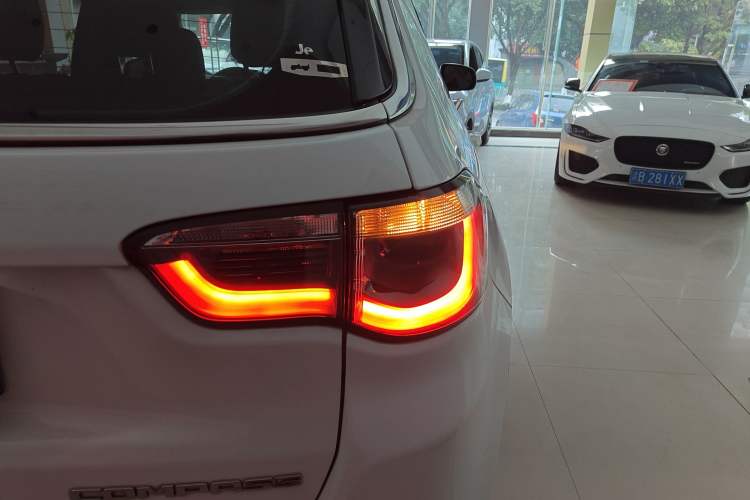 Used  Compass 2019 220T Automatic Family Edition