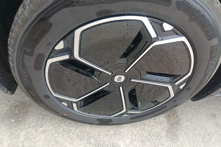 Used Xiaomi Auto YU7 2025 Ultra-Long Range Rear-Wheel Drive Version
