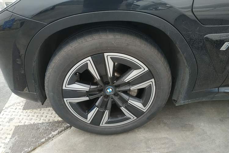 Used BMW iX3 2021 Updated Leading Edition
