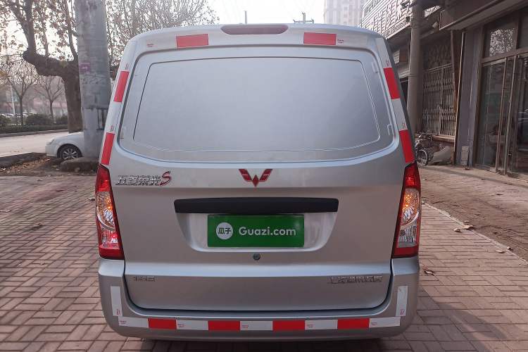 Used Wuling Rongguang S 2023 1.5L Basic Enclosed-Window Vehicle 2 Seats
