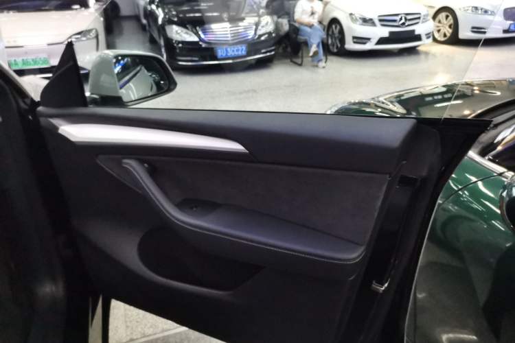 Used Tesla Model Y 2021 Standard Range Rear-Wheel Drive Version
