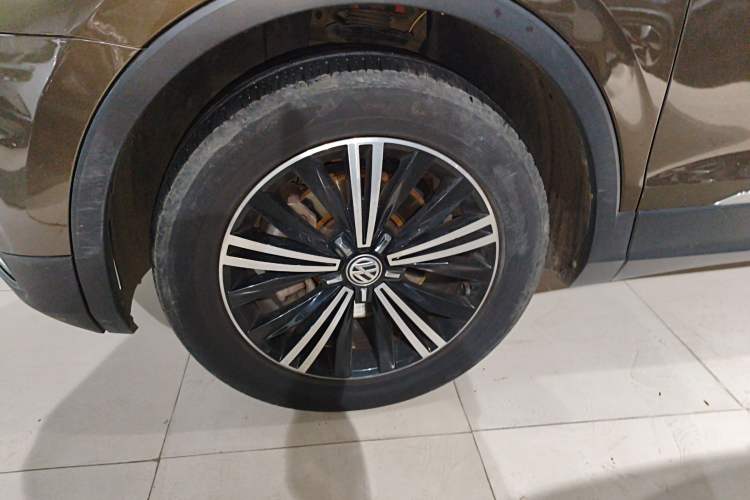 Used Volkswagen Tiguan L 2019 330TSI Automatic Two-Wheel Drive Panoramic Comfort Edition China V Standard
