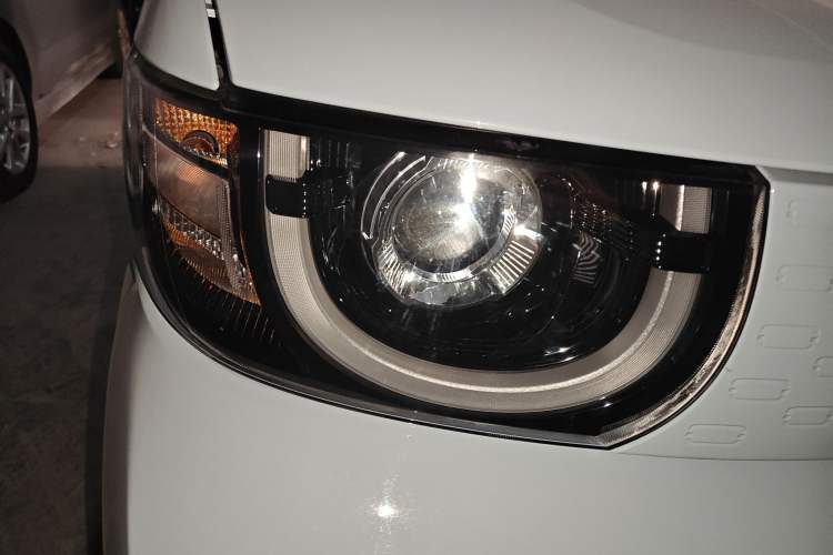 Used Chery QQ Ice Cream 2022 170km Sundae Phosphate Lithium-Ion
