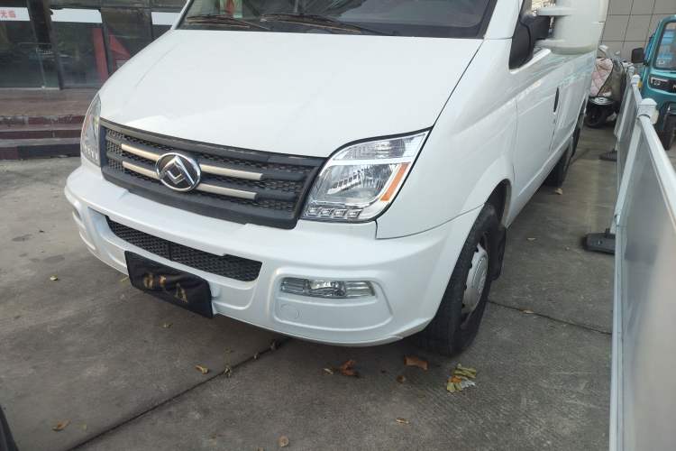 Used SAIC MAXUS Xintu V80 2023 2.0T Manual Classic Aoyuntong Power Version Short Wheelbase Ultra-Low Roof 5/6-Seater