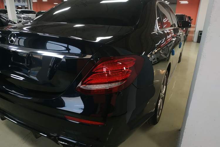 Used Mercedes-Benz E-Class 2017 E 300 L Sporty and Stylish Model
