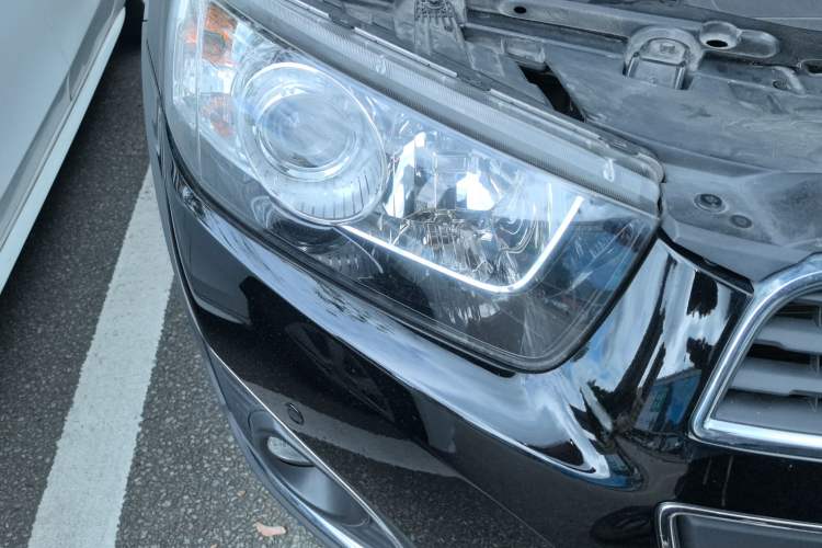 Used Chevrolet Captiva 2015 2.4L 4x4 Flagship Edition 7-Seater
