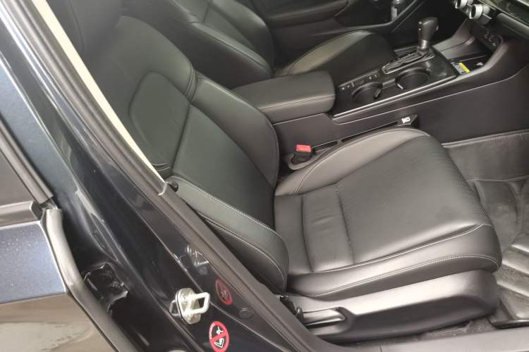 Used Honda Civic 2022 240TURBO CVT Dynamic Control Version
