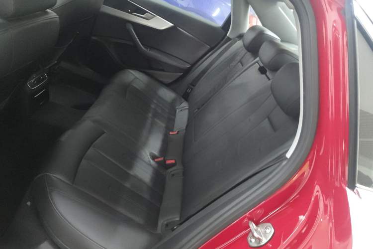 Used Audi A4L 2019 40 TFSI Fashion Edition China VI Emission Standard