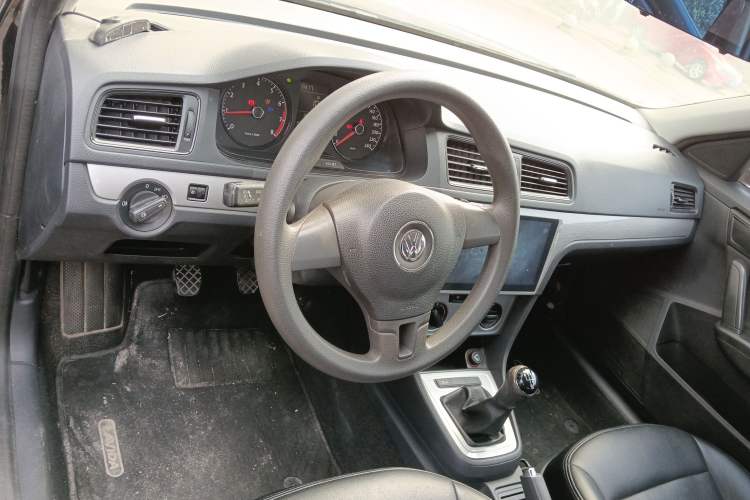 Used Volkswagen Lavida 2013 Revised Classic 1.6L Manual Fashion Edition