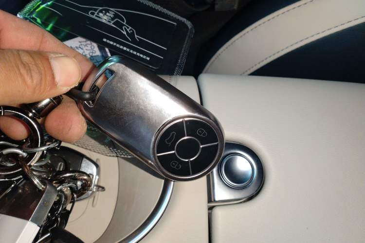 Used ORA Good Cat 2023 401 km Standard Range Premium Version Lithium Iron Phosphate
