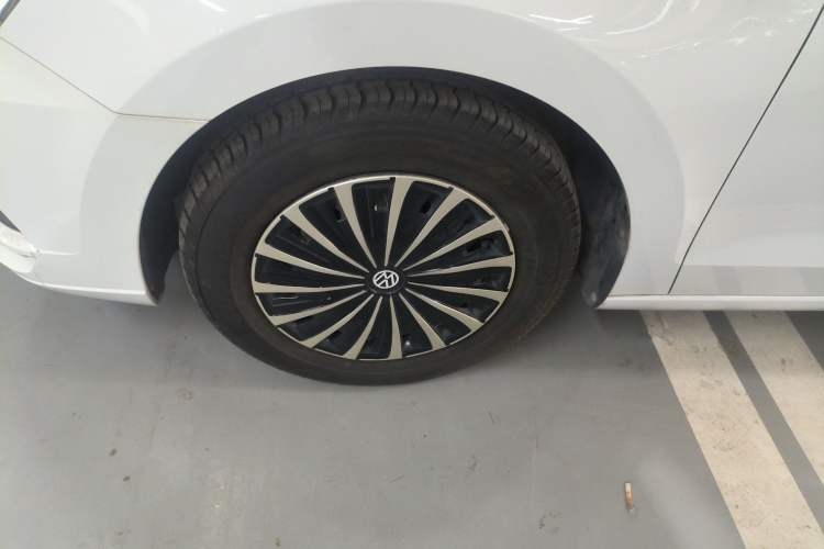 Used Volkswagen Jetta 2017 1.4L Manual Fashion Edition
