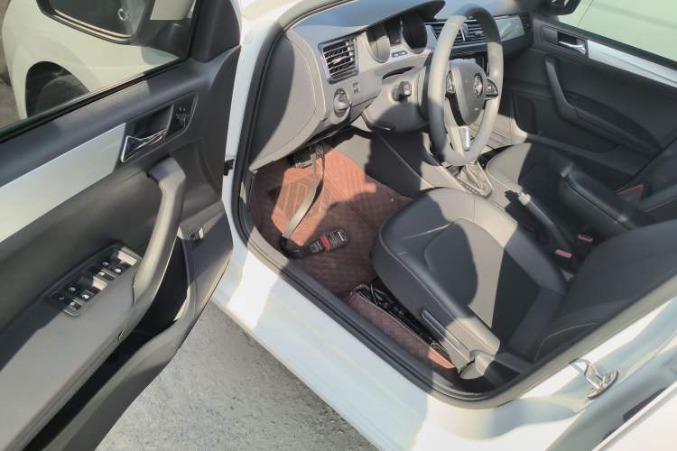 Used Skoda Rapid 2020 1.5L Automatic Comfort Edition
