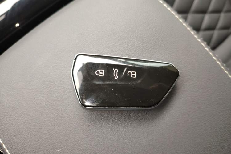 Used Volkswagen ID.6 CROZZ 2021 Long-Range PRO Edition
