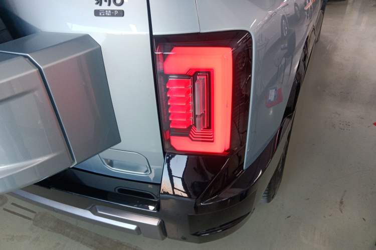 Used  Leopard 8 2025 Smart & Brave Flagship Edition 7 Seats
