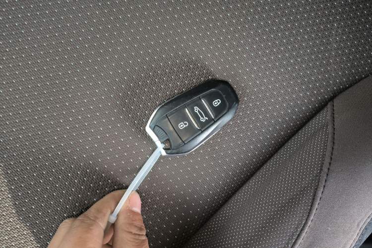 Used Peugeot 2008 2014 1.6L Automatic Navigation Edition
