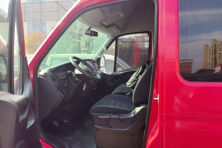 Used Iveco Eurocargo 2021 2.0T Manual Super-Rui Short Wheelbase High-Roof Side-Sliding Door F1A
