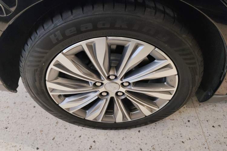 Used Hongqi E-QM5 2024 610 km PLUS
