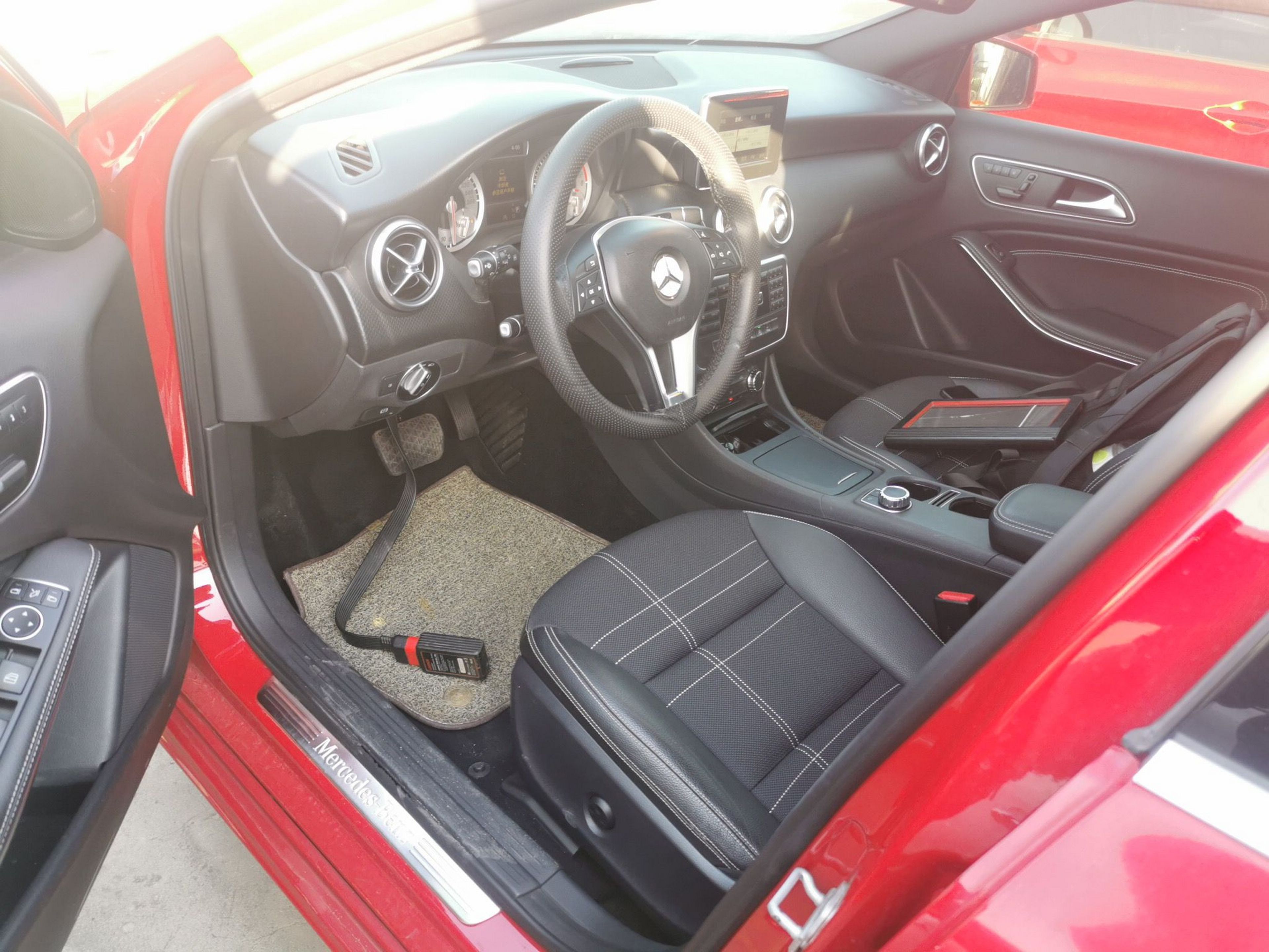 المقاعد الأمامية داخل السيارة