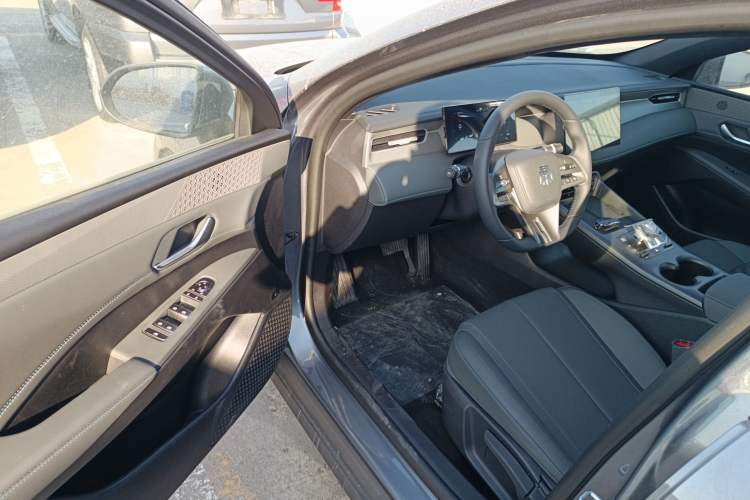 Used BYD Qin PLUS 2025 DM-i Smart Drive 55KM Leading Model
