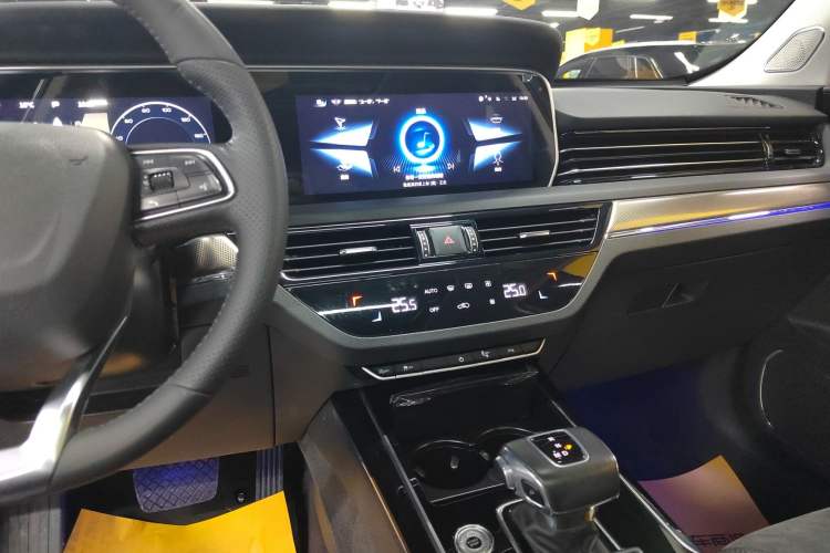 Used Hongqi HS5 2022 Revised Version 2.0T Smart Connect Flagship Edition