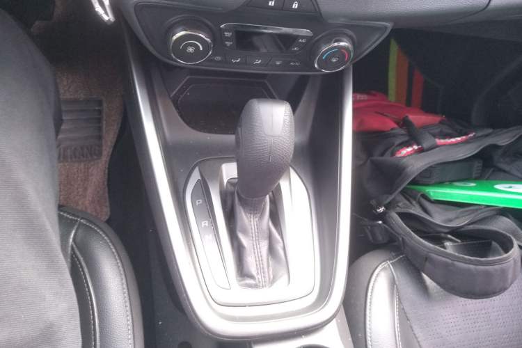 Used Ford Escort 2015 1.5L Automatic Fashion Model
