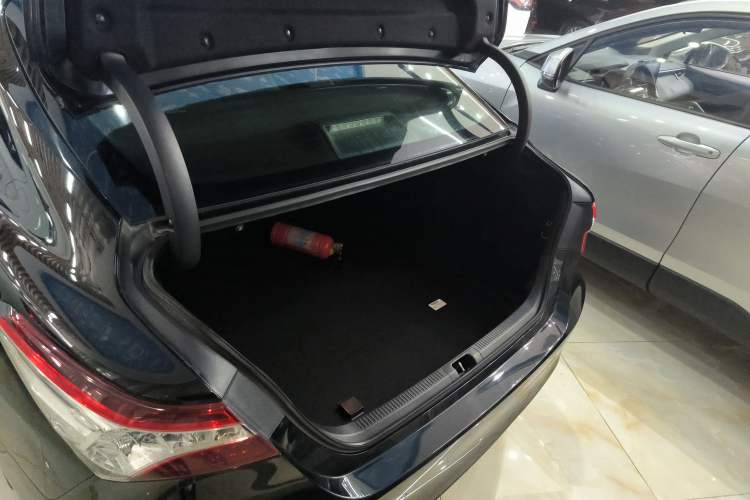 Used Toyota Camry 2019 Revised Version 2.0G Luxury Edition
