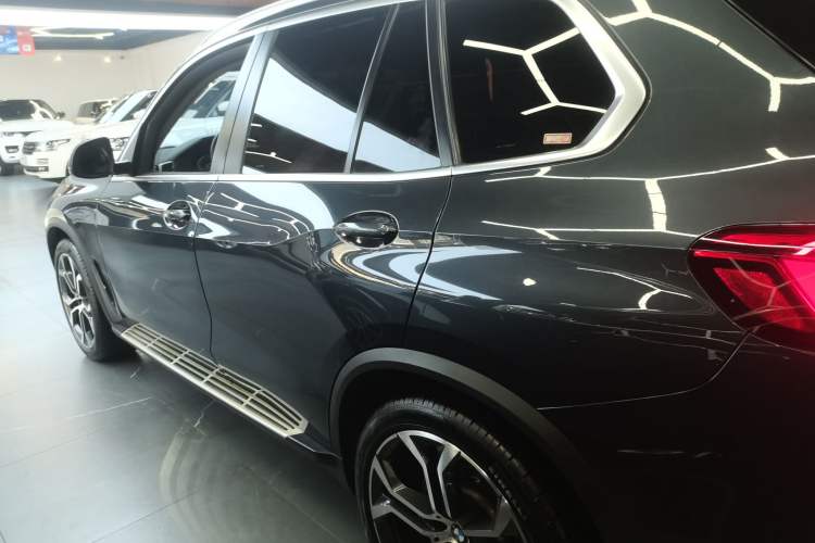 Used BMW X5 2019 xDrive40i Base Model Middle East
