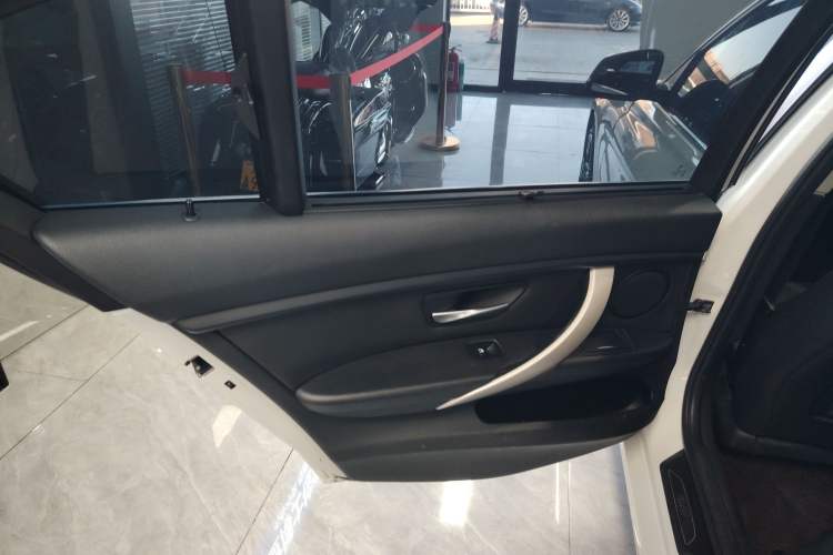 Used BMW 3 Series 2015 320Li Fashion Model
