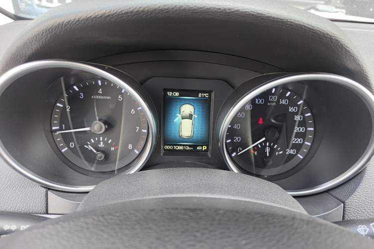 Used Haval H8 2015 2.0T Two-Wheel Drive Luxury Edition