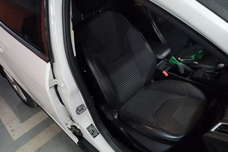 Used Ford Focus 2015 Hatchback EcoBoost 125 Automatic Supreme Style Edition